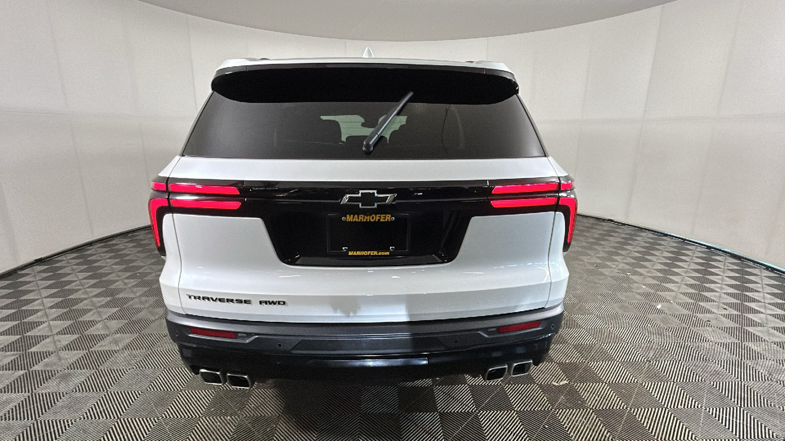 Used 2025 Chevrolet Traverse LT w/ Midnight/Sport Edition AWD/4WD image 4