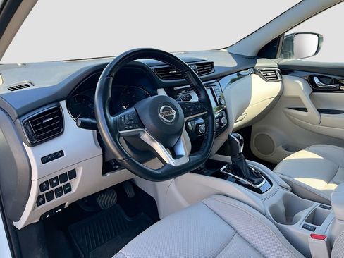 Used 2022 Nissan Rogue Sport SL FWD image 9