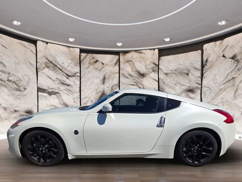 Used 2016 Nissan 370Z Coupe image 5