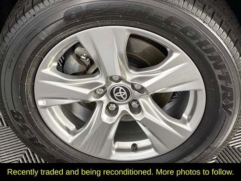 Used 2024 Toyota RAV4 XLE AWD/4WD image 26