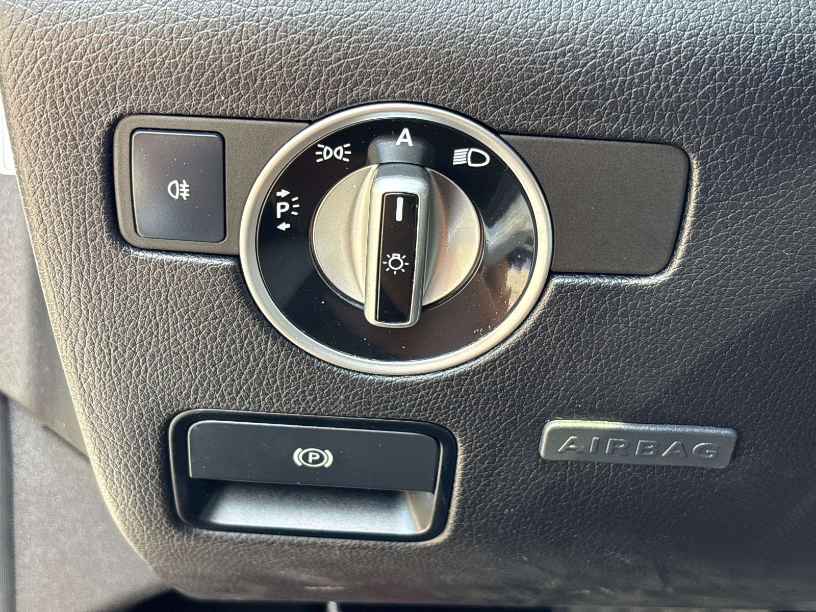 Used 2012 Mercedes-Benz SLK 350 image 27