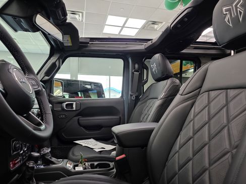 New 2025 Jeep Wrangler Unlimited Sport image 14