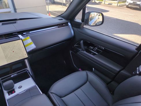 New 2026 Land Rover Range Rover SE image 28