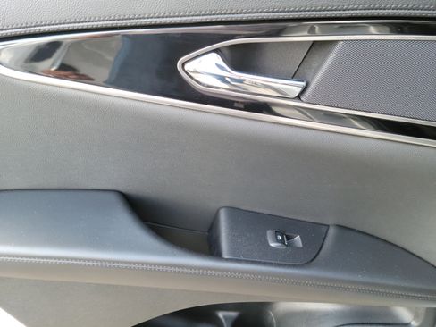 Certified 2023 Lincoln Nautilus AWD w/ Premium Package image 9