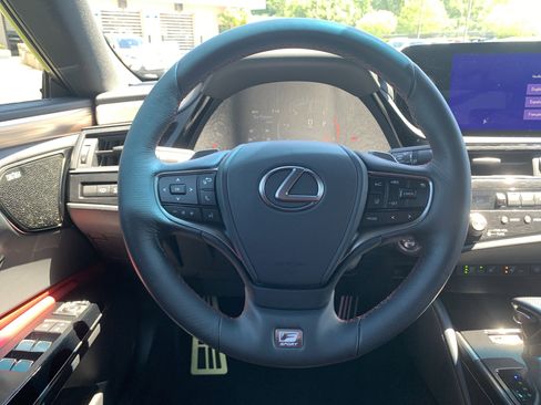 Used 2023 Lexus ES 350 F Sport w/ Accessory Package (Z2) image 18