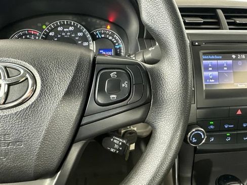 Used 2015 Toyota Camry LE FWD image 16