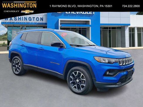 Used 2022 Jeep Compass Latitude w/ Convenience Group AWD/4WD image 1