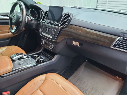 Used 2018 Mercedes-Benz GLS 450 4MATIC image 40