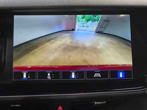 Used 2022 Buick Envision Avenir w/ Technology Package II FWD image 31