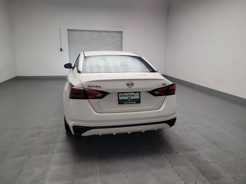Used 2023 Nissan Altima 2.5 SV FWD image 6