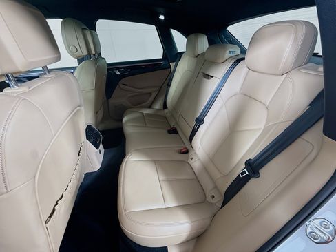 Certified 2023 Porsche Macan image 22