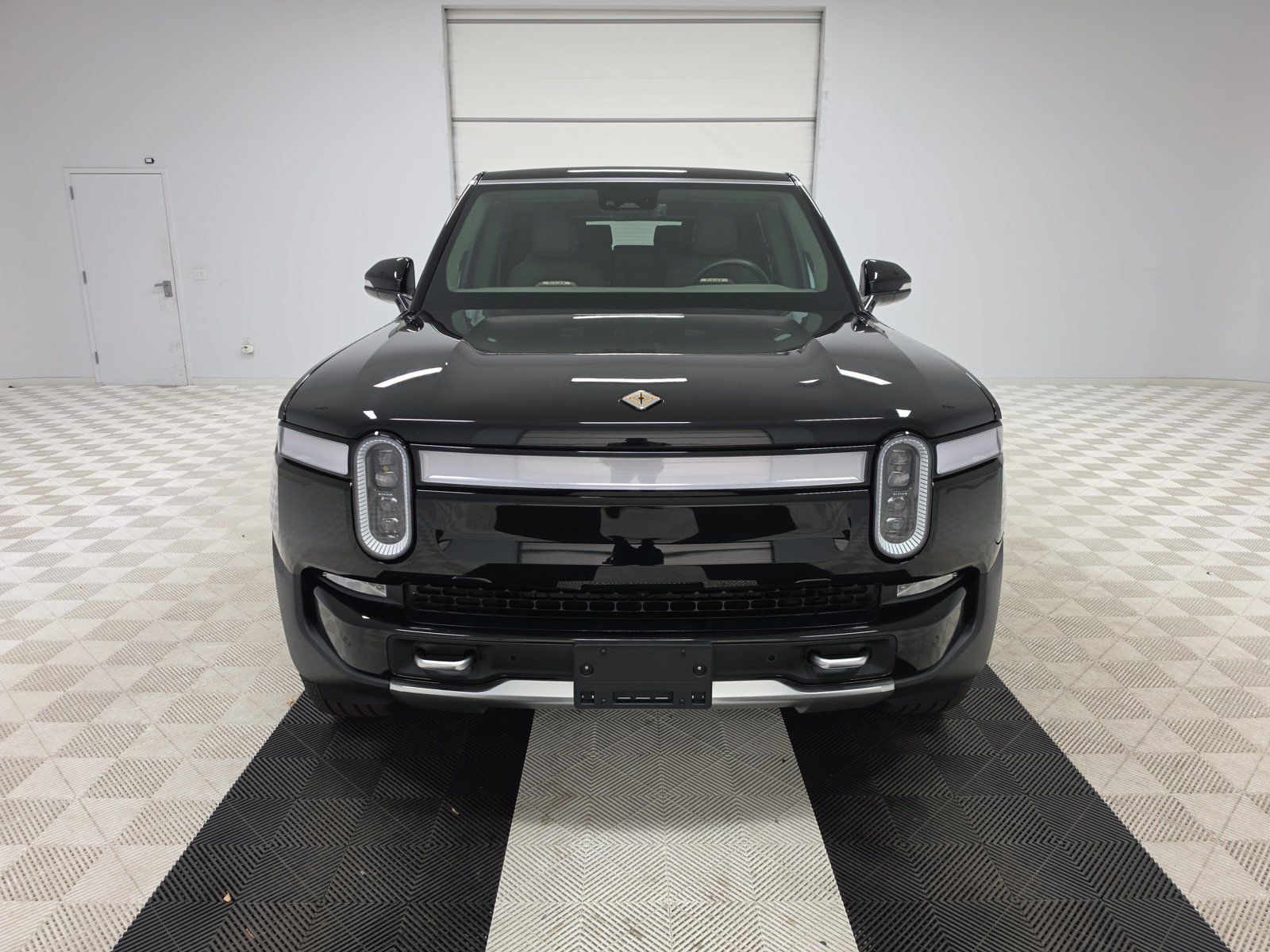 Used 2023 Rivian R1S Adventure Quad AWD/4WD image 8