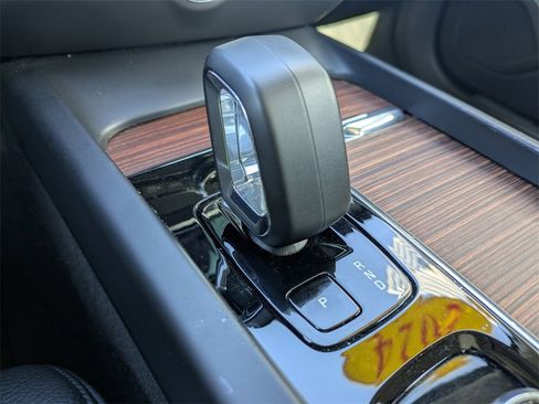 Used 2024 Volvo S60 B5 Plus image 37