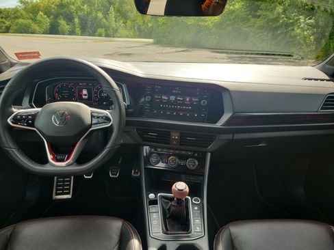 Used 2022 Volkswagen Jetta GLI Autobahn FWD image 18