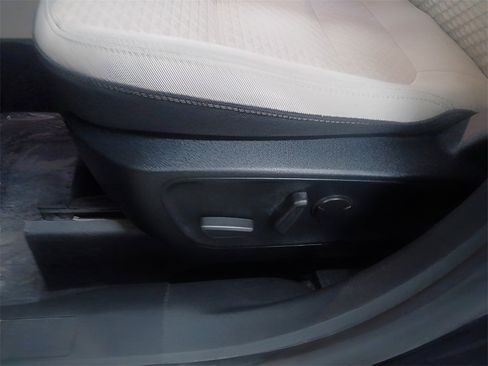 Certified 2021 Ford Escape SE w/ Convenience Package image 17