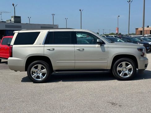 Used 2016 Chevrolet Tahoe LT w/ Luxury Package RWD image 2