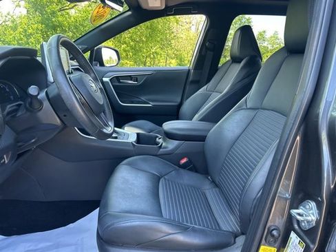 Used 2022 Toyota RAV4 XSE AWD/4WD image 9