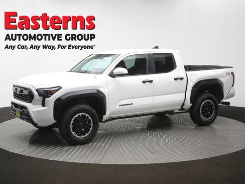 Used 2024 Toyota Tacoma TRD Off-Road AWD/4WD image 60