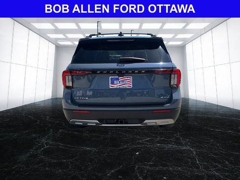 Used 2025 Ford Explorer Active w/ Active Comfort Package AWD/4WD image 4