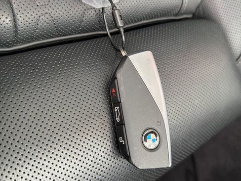 Used 2025 BMW X5 xDrive50e image 28