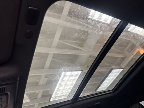 Used 2023 Chevrolet Suburban High Country image 25