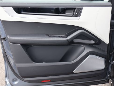 New 2026 Porsche Cayenne S AWD/4WD image 12