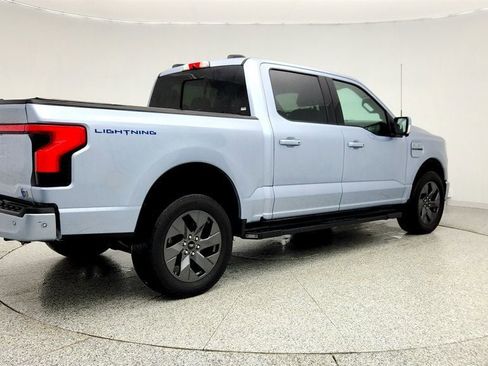 Used 2022 Ford F150 Lightning Lariat image 5