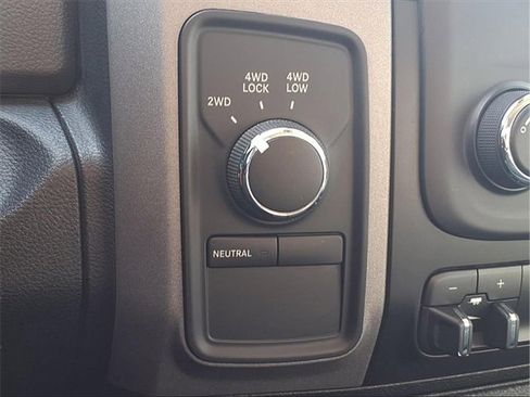 Used 2017 RAM 2500 Tradesman w/ Chrome Appearance Group image 10