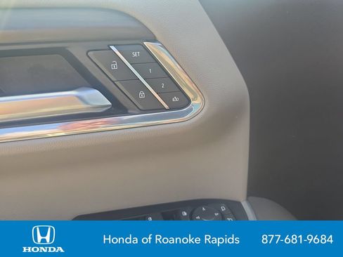 Used 2025 GMC Sierra 1500 SLT RWD image 11