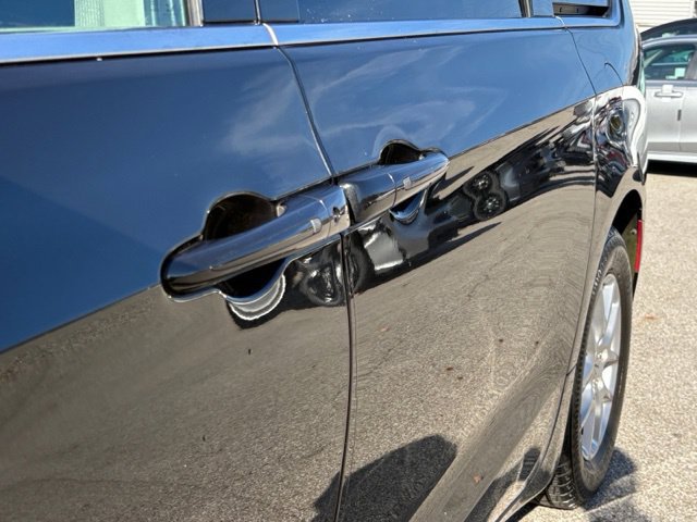 Used 2023 Chrysler Pacifica Touring-L FWD image 22