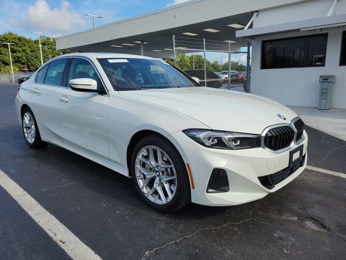 Used 2025 BMW 330i Sedan RWD image 2