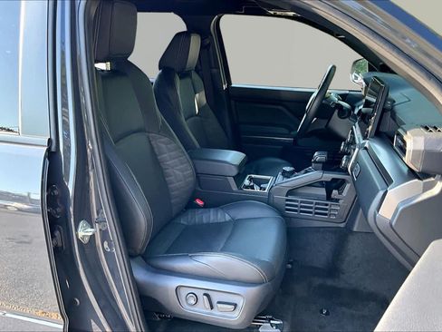 Used 2025 Toyota 4Runner TRD Off-Road Premium AWD/4WD image 9