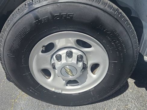 Used 2024 Chevrolet Express 2500 w/ Driver Convenience Package image 21