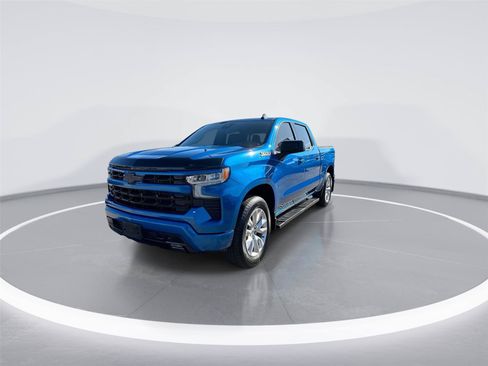 Used 2023 Chevrolet Silverado 1500 RST w/ Z71 Off-Road Package AWD/4WD image 4