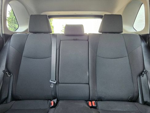 Used 2021 Toyota RAV4 LE FWD image 25