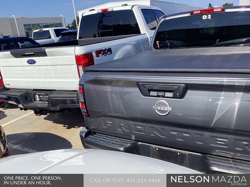 Used 2022 Nissan Frontier SV RWD image 7