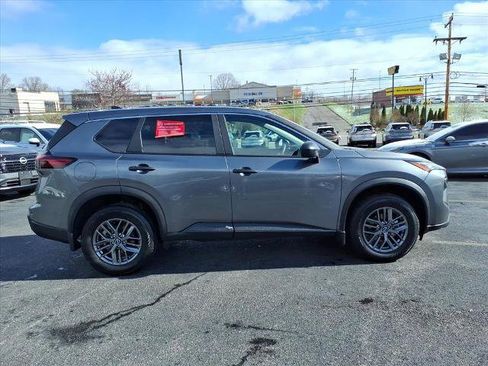 Used 2025 Nissan Rogue S AWD/4WD image 4