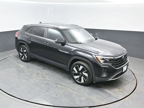 Used 2024 Volkswagen Atlas Cross Sport SE image 16