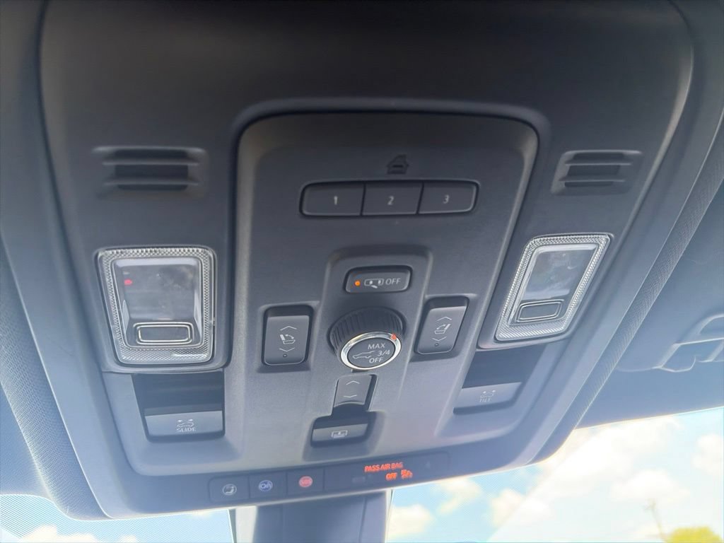Used 2021 Chevrolet Suburban RST w/ Luxury Package AWD/4WD image 25