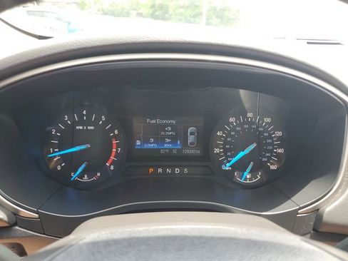 Used 2015 Ford Fusion SE w/ Equipment Group 202A FWD image 15