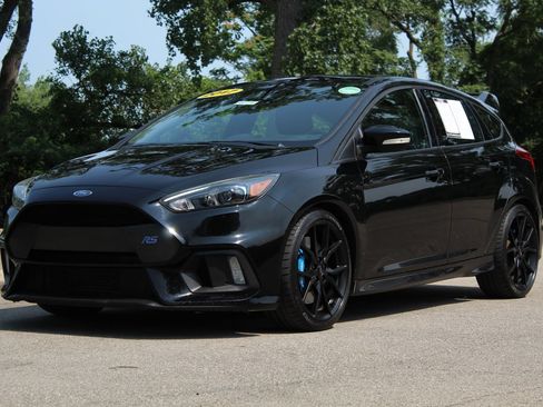 Used 2017 Ford Focus RS AWD/4WD image 3