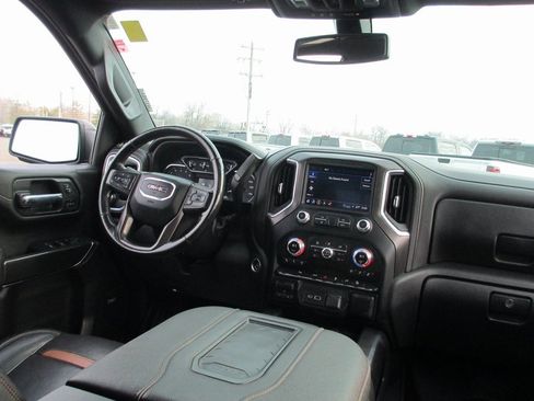 Certified 2022 GMC Sierra 1500 AT4 w/ AT4 Premium Package image 23