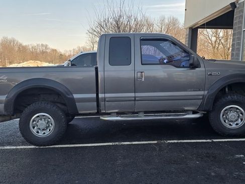 Used 2003 Ford F250 XLT image 10