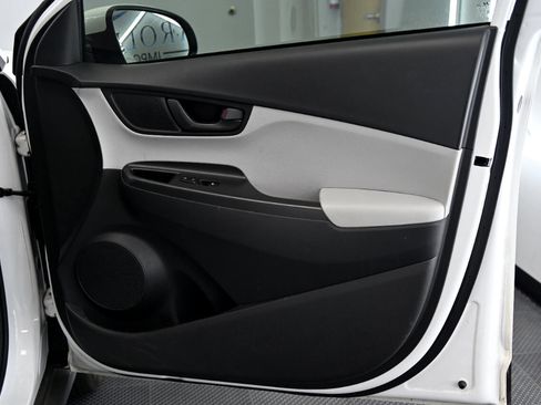 Used 2022 Hyundai Kona SEL image 15