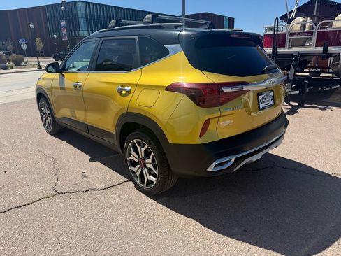 Used 2022 Kia Seltos SX AWD/4WD image 3