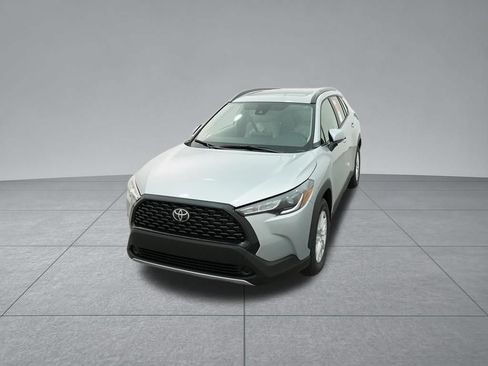 Used 2022 Toyota Corolla Cross LE w/ Moonroof Package FWD image 19