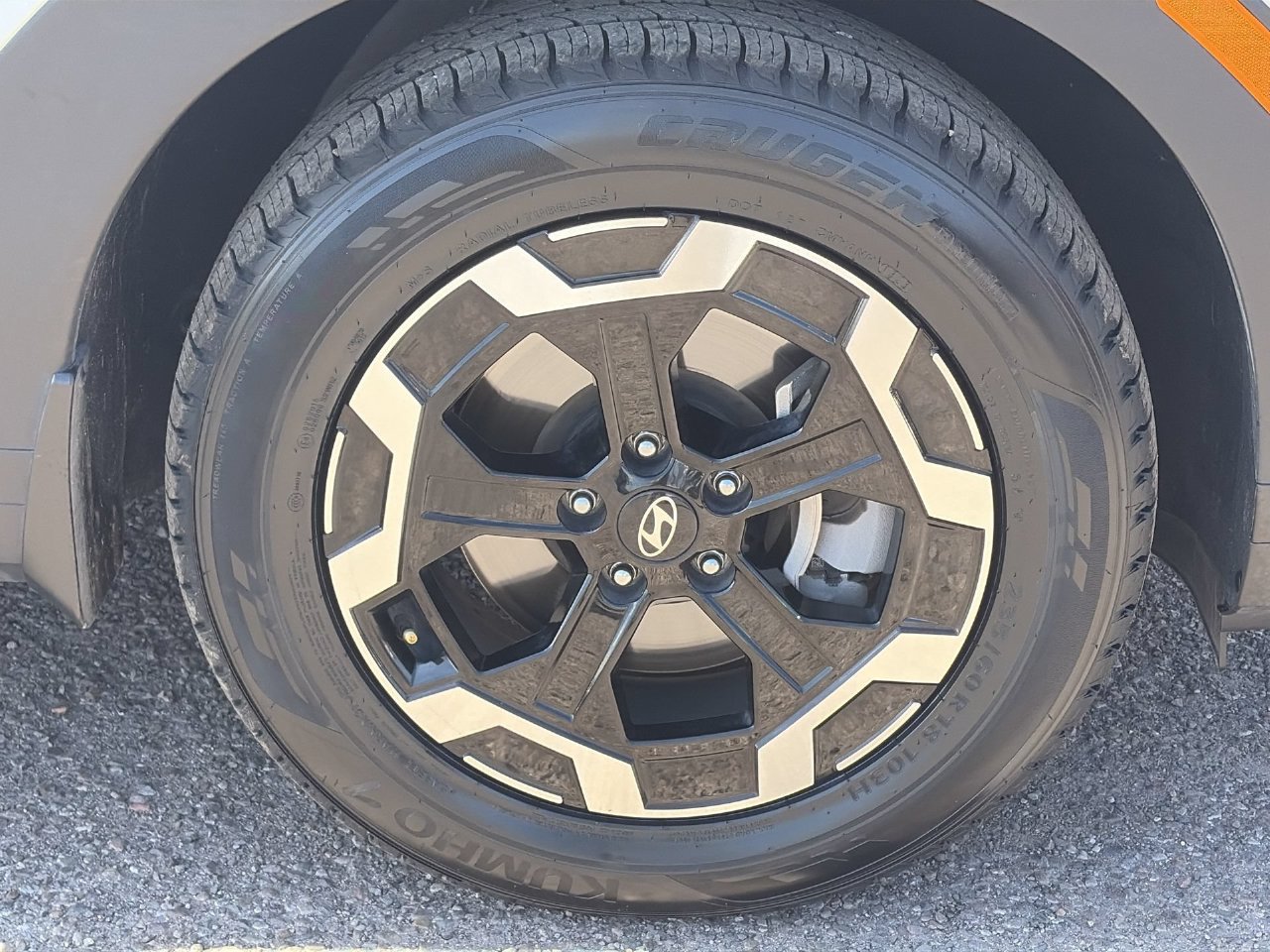 Certified 2025 Hyundai Santa Fe SEL FWD image 9