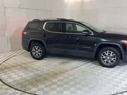 Used 2023 GMC Acadia SLE w/ Driver Convenience Package FWD image 2
