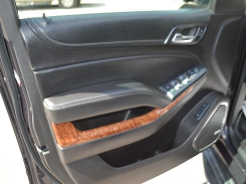 Used 2015 Chevrolet Tahoe LTZ AWD/4WD image 13