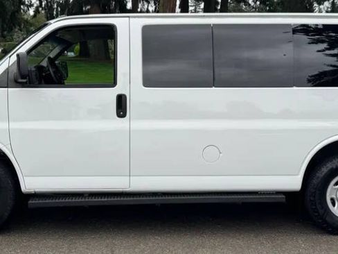 Used 2014 Chevrolet Express 2500 LS RWD image 2